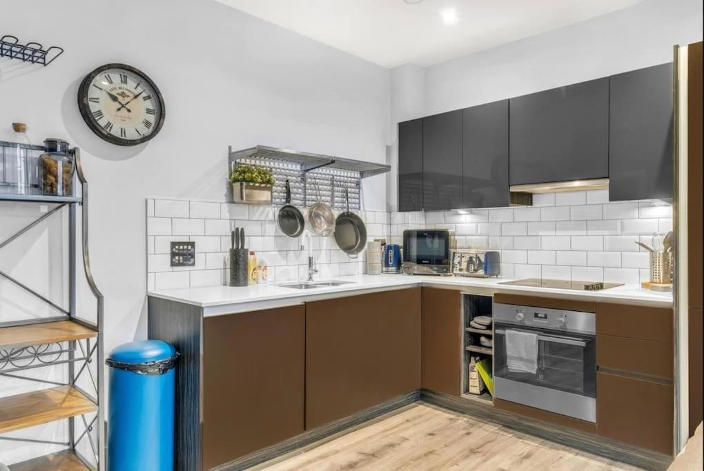 Giant Savings On Long Stays B1 Living, Enquire Now Birmingham Luaran gambar