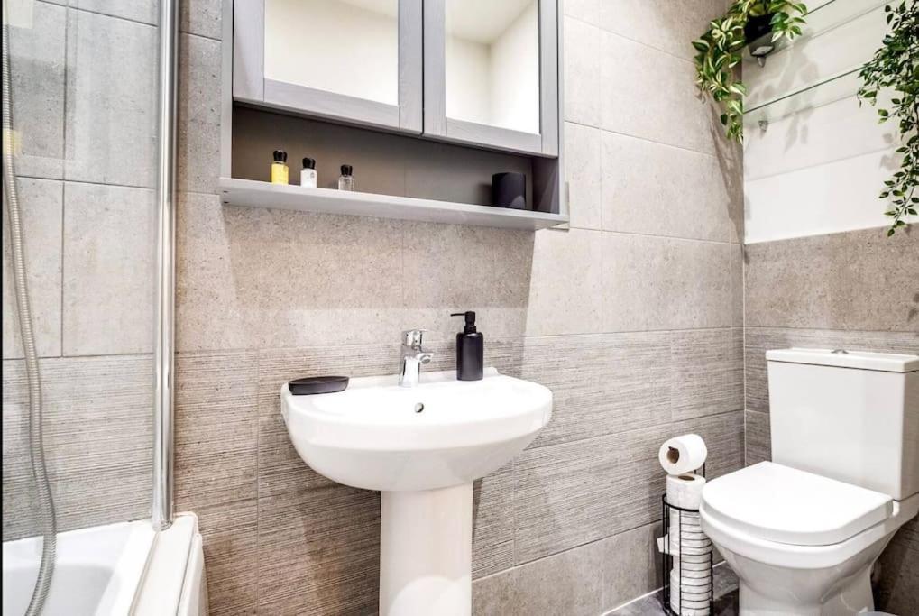Giant Savings On Long Stays B1 Living, Enquire Now Birmingham Luaran gambar